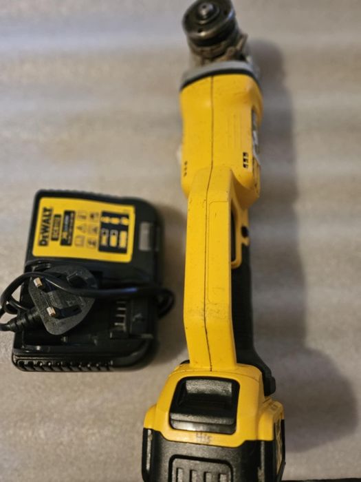 Vând flex Dewalt DCG412, folosit Se vinde cu tot cu baterie 5ah  și în