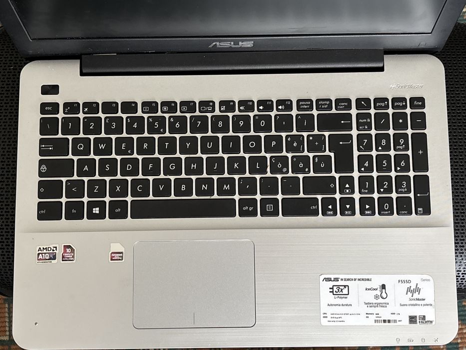 Leptop Asus F555D