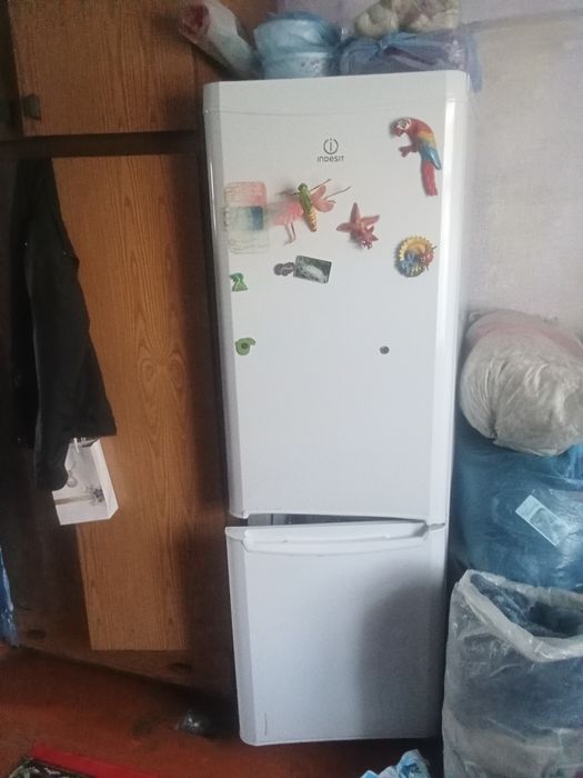 Продам холодильник эндезит
