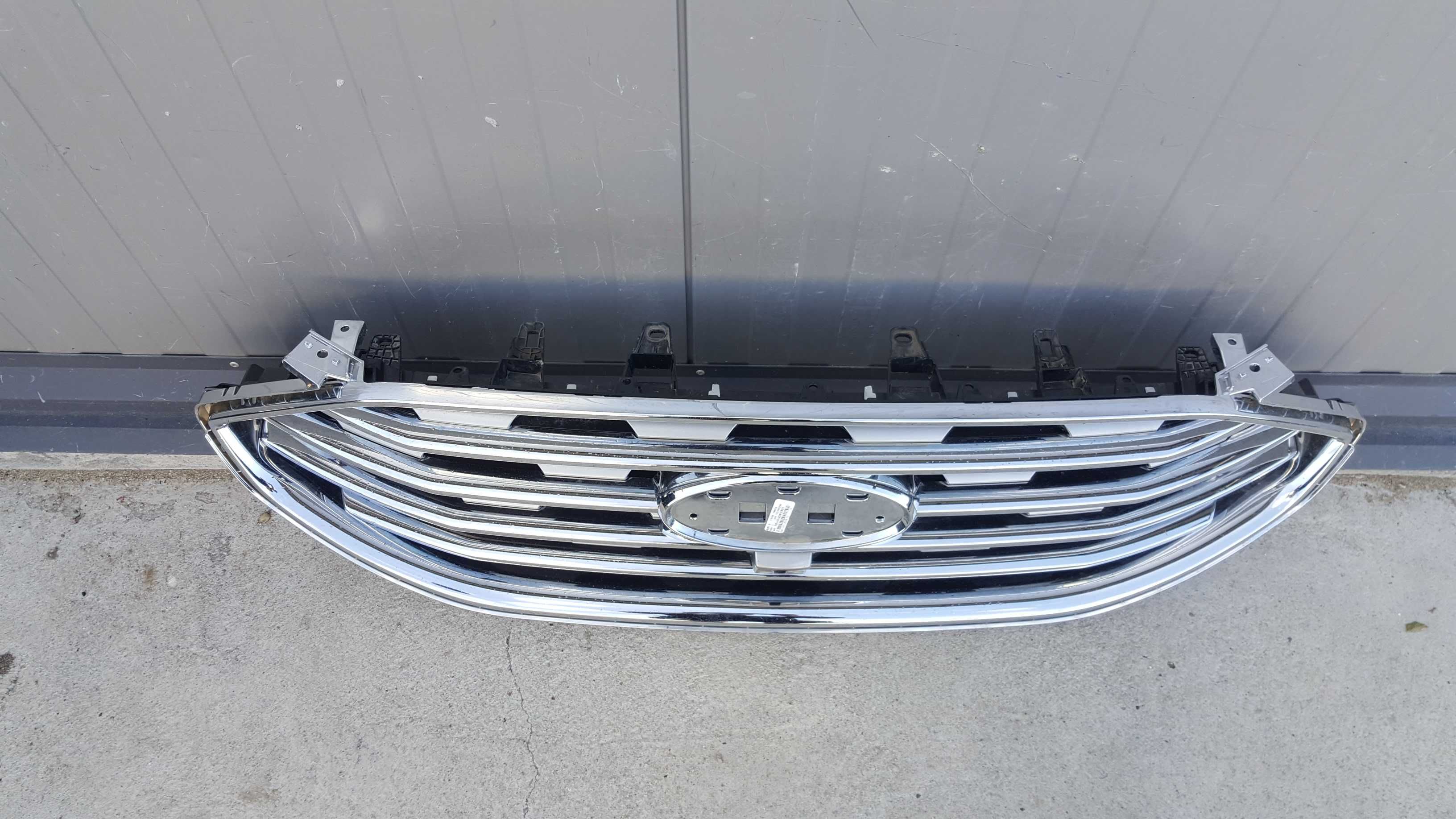 grila centrala ford edge