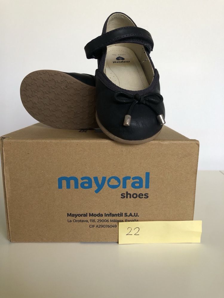 Обувки Adidas, Mayoral
