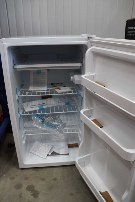 Хладилник Comfee RCD93WH2(E) 93L 86см Лек транспортен дефект