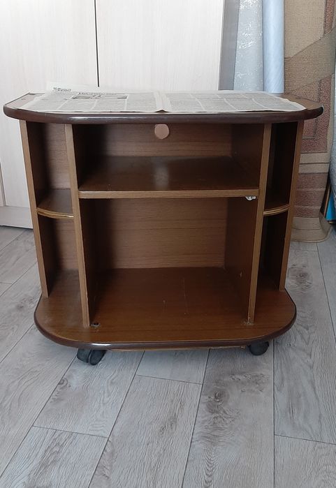 Продам тумбу под тв