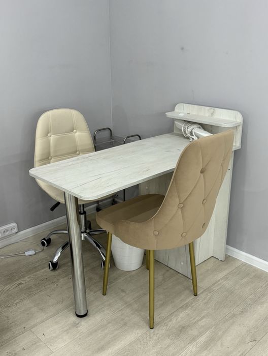 Стол рабочий молочный