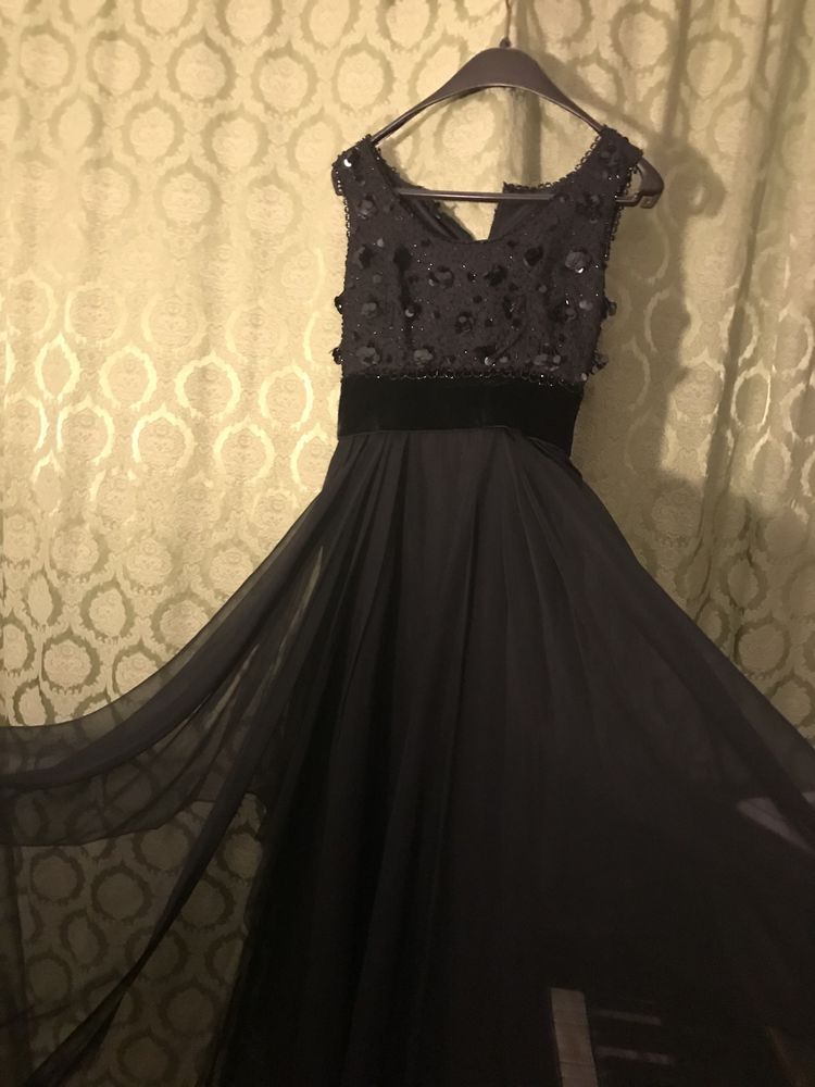 Rochie neagra de ocazie