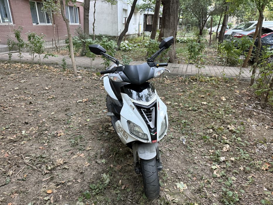 Scuter Aprilia SR50