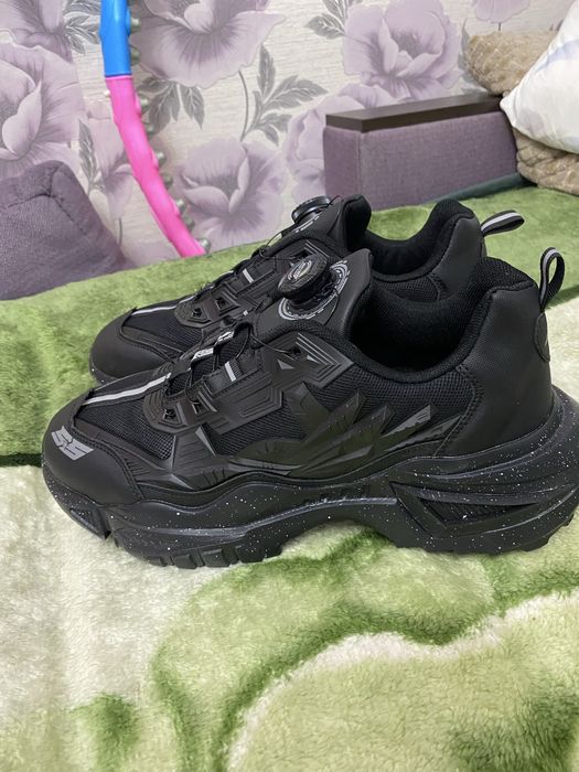 Новые мужские кроссовки