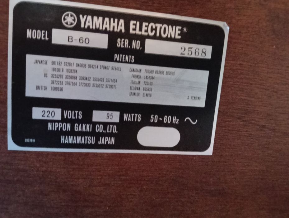 Pianină Yamaha electone b60 cu scaun original in stare perfecta