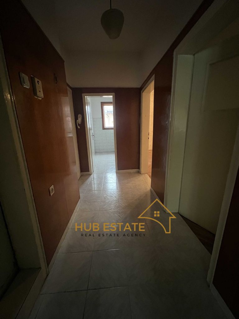 Продава се Тристаен апартамент в Добрич, Център - 78 кв.м за 1385 €/кв.м - Снимка #12