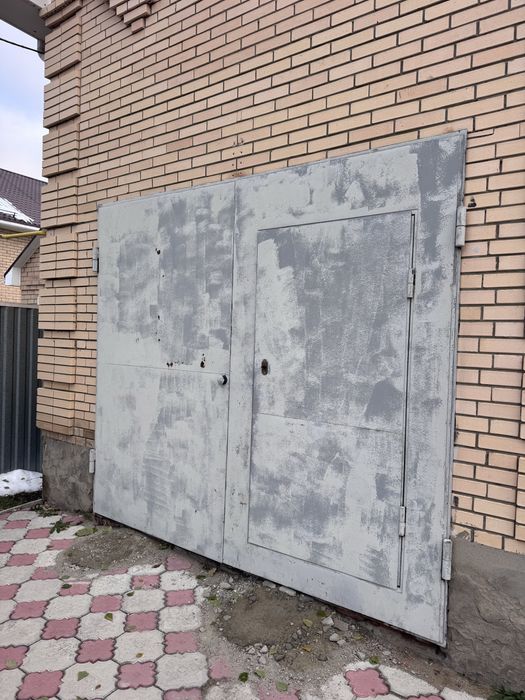 Гаражные металлические ворота