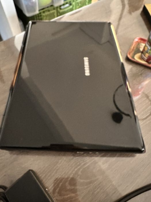 Laptop samsung  cu geanta de transport