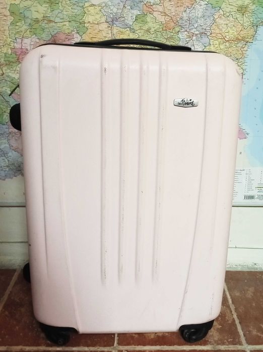 Куфар голям твърд