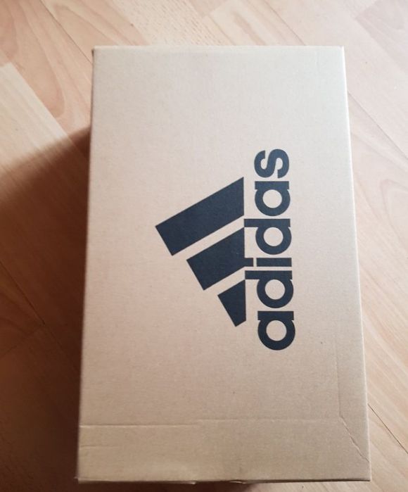 Продавам маратонки,кецове,футболни обувки Adidas