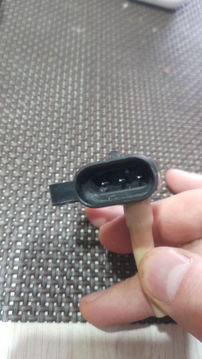 Дад датчик для деу нексия 1.5 8кл и датчик воздуха  впуск