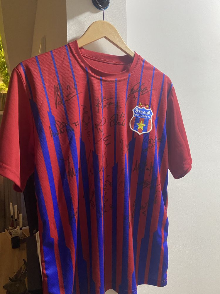 Tricou steaua cu semnaturi