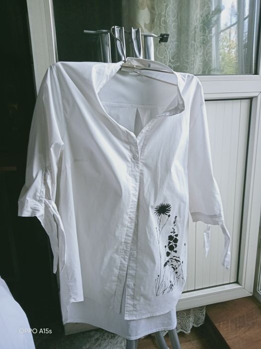 Продам школьные белые рубашки женские