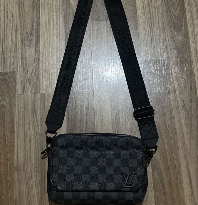 Louis vuitton чанта мъжка