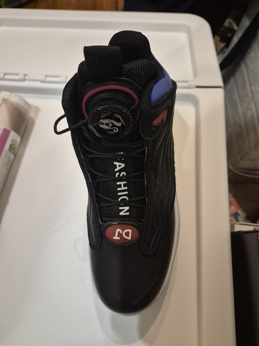 Adidasi  negri cu role