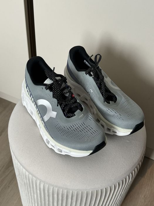 Sneaker de dama On 'Cloudmonster"