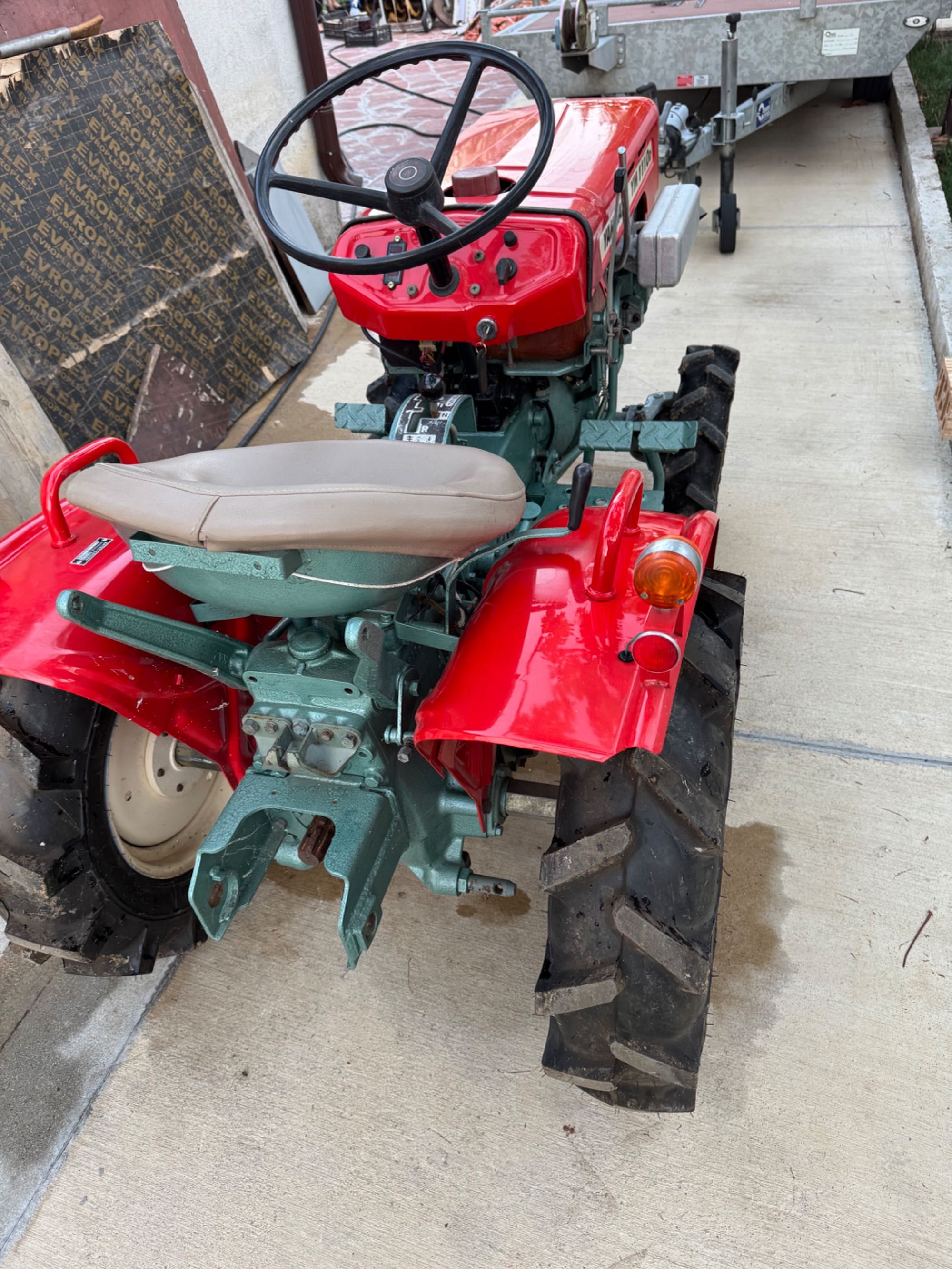 Трактор.  Yanmar