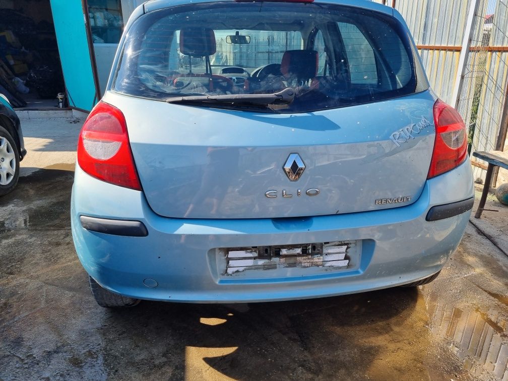 Spoiler, bară spate Renault Clio 3