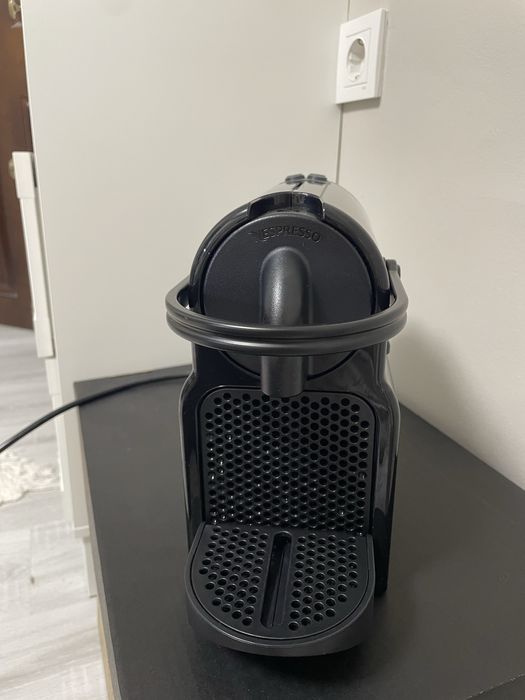 Nespresso Inissia кафемашина  нова