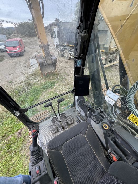 Excavator CAT 320 an 2022