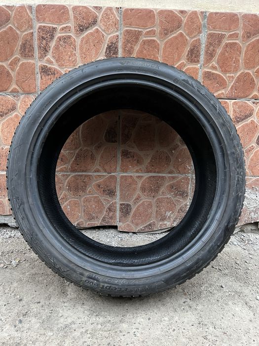 Hankook Winter i*cept evo3 255/40 R20 — зимние шины, почти новые!