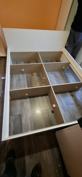 Pat de misloc cu sertare