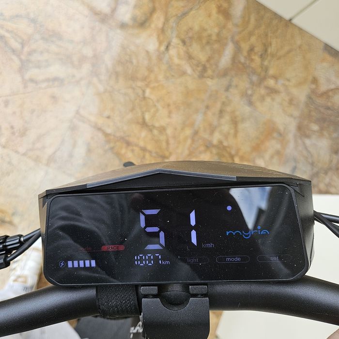 Amanet F28: Trotineta Myria Road Traveller XT (N)