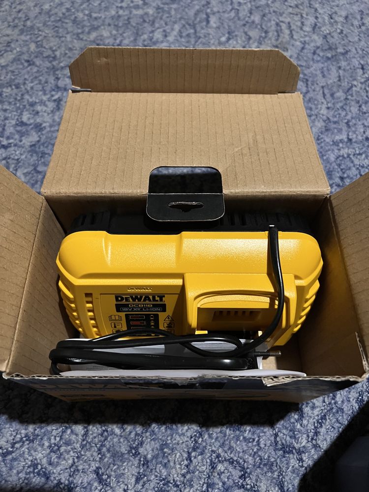 Продаётся гайковёрт Dewalt DCF 900NT