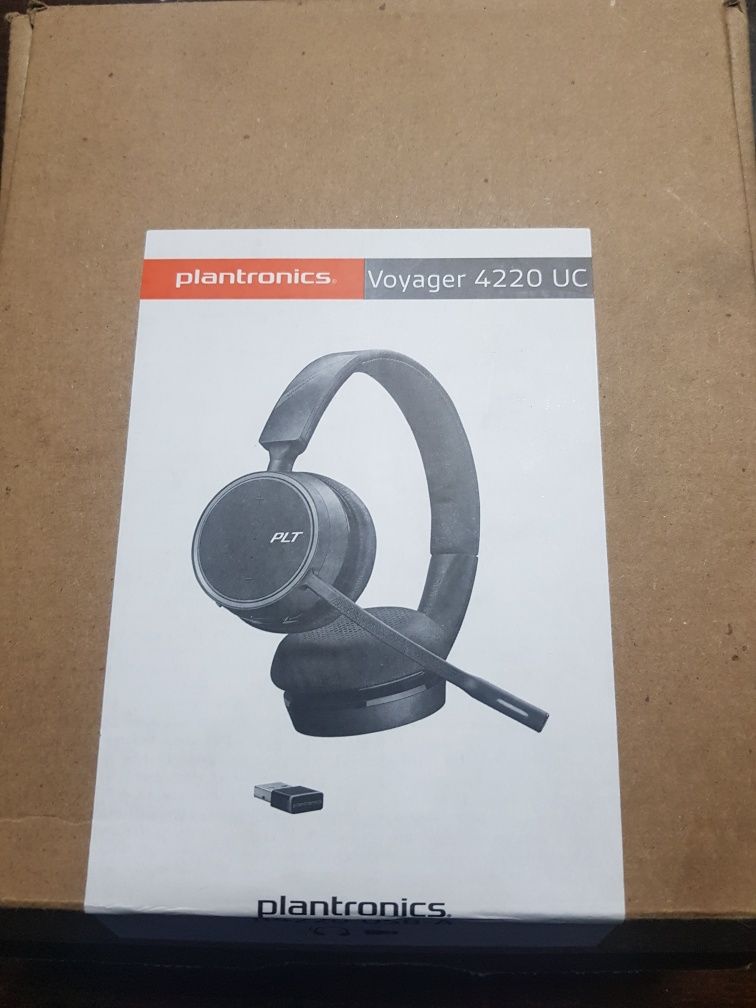 Наушники plantronics Voyager 4220 UC