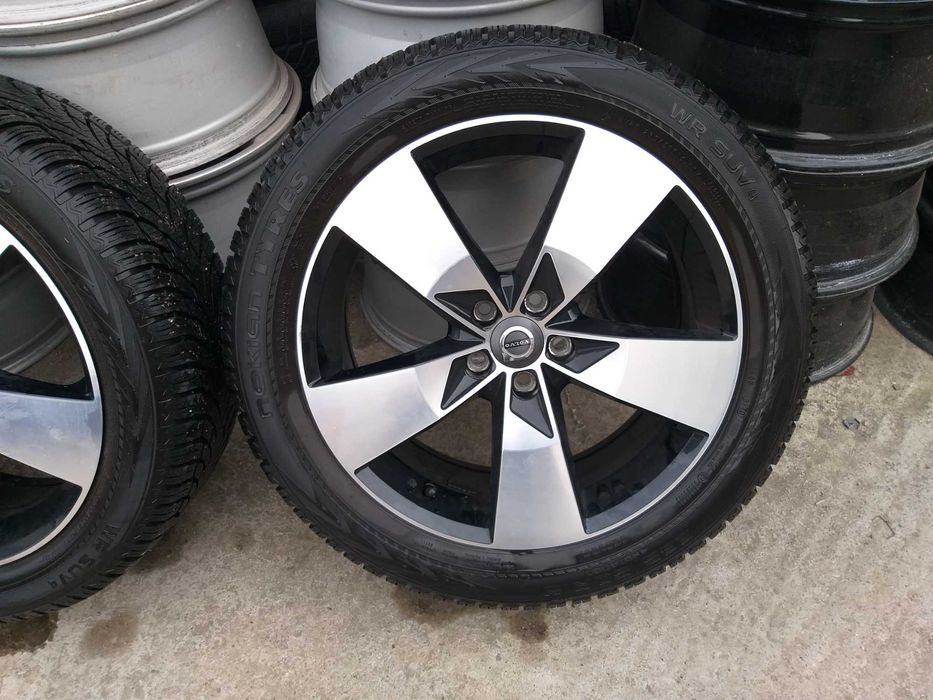Jante Volvo Xc40 Xc60 Xc90 S60 V60 S90 V90 R19 Spoke Black White