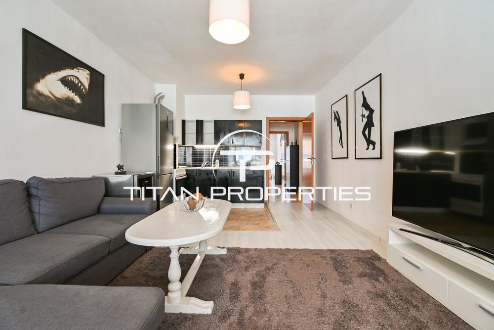 Дава се под наем Двустаен апартамент в София, Център - 72 кв.м за 775 € - Снимка #2