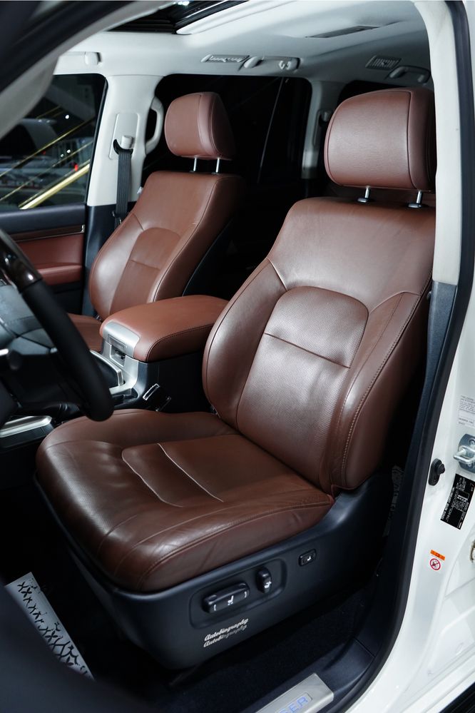 Toyota Land Cruiser 200