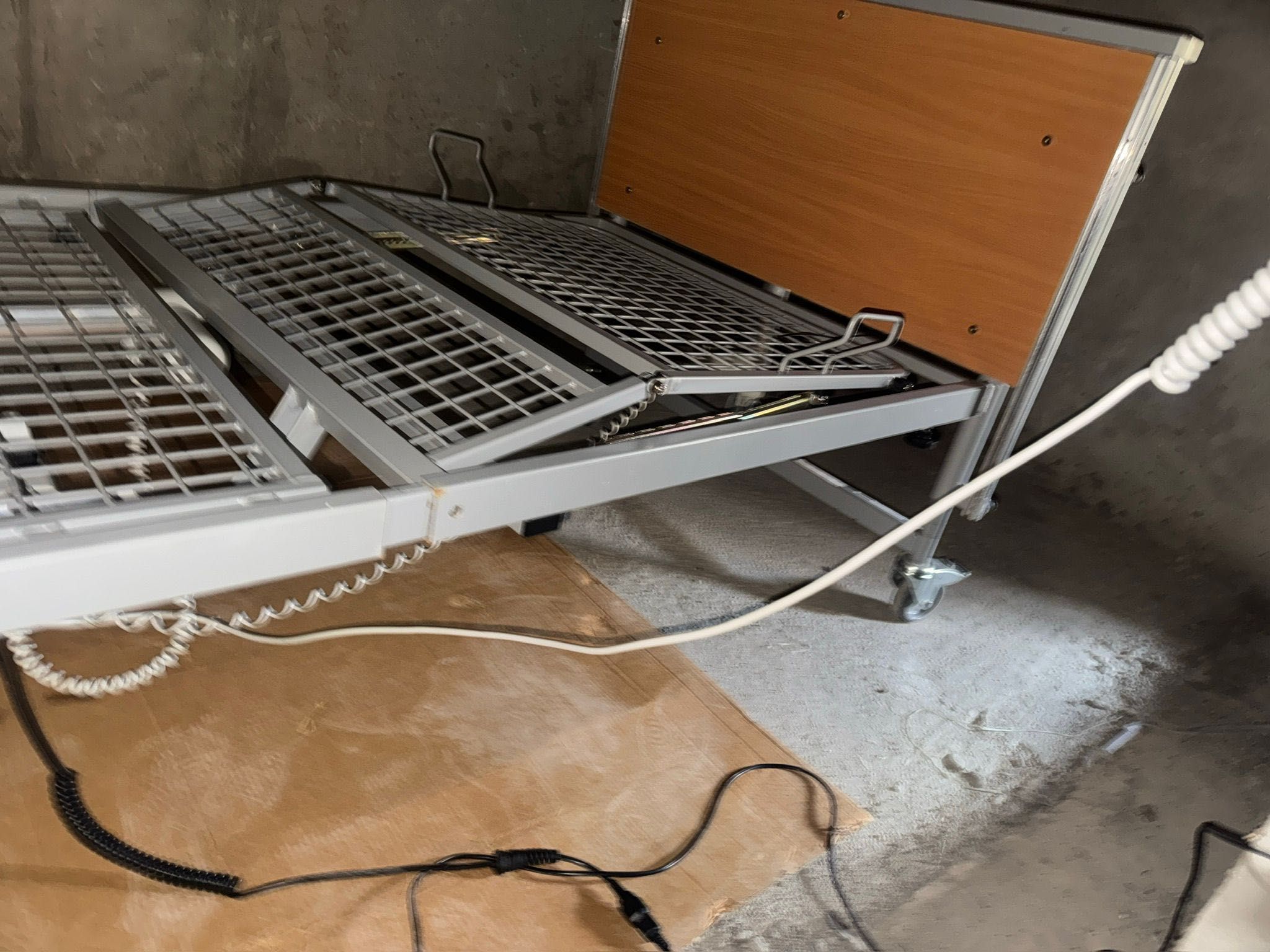 Vanzare pat medical electric pentru bolnavi