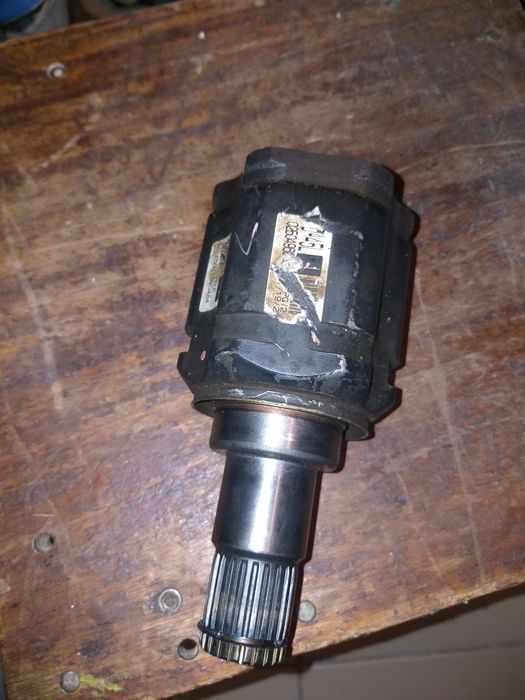 Продам гранат наружная Тайота Естима