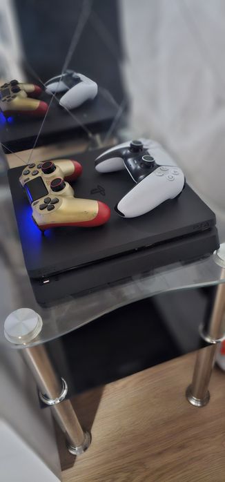Vând/schimb ps4 slim cu o mulțime de jocuri