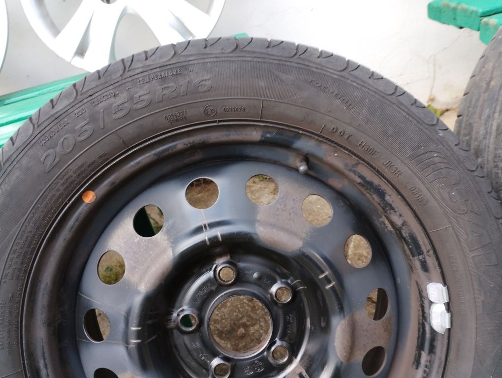 12бр гуми 4бр джанти Dunlop  i Sava 205/55/16 + 16-ки 5/114.3 д