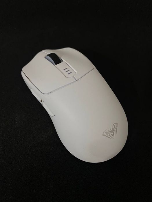 Продам игровую мышь Aula SC580