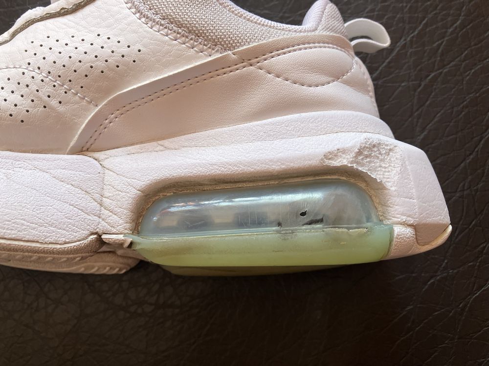 Маратонки NIKE W AIR MAX VERONA 38.5
