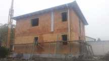 Construim case la rosu