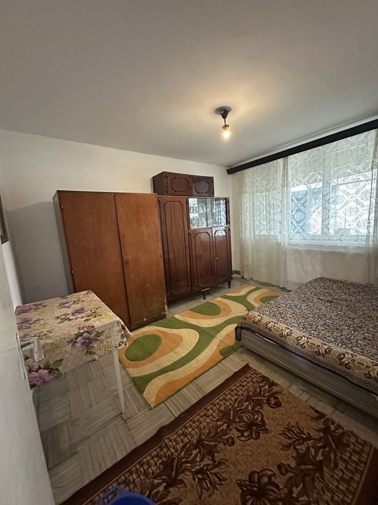 Apartament 4 camere, etaj 4, Motru