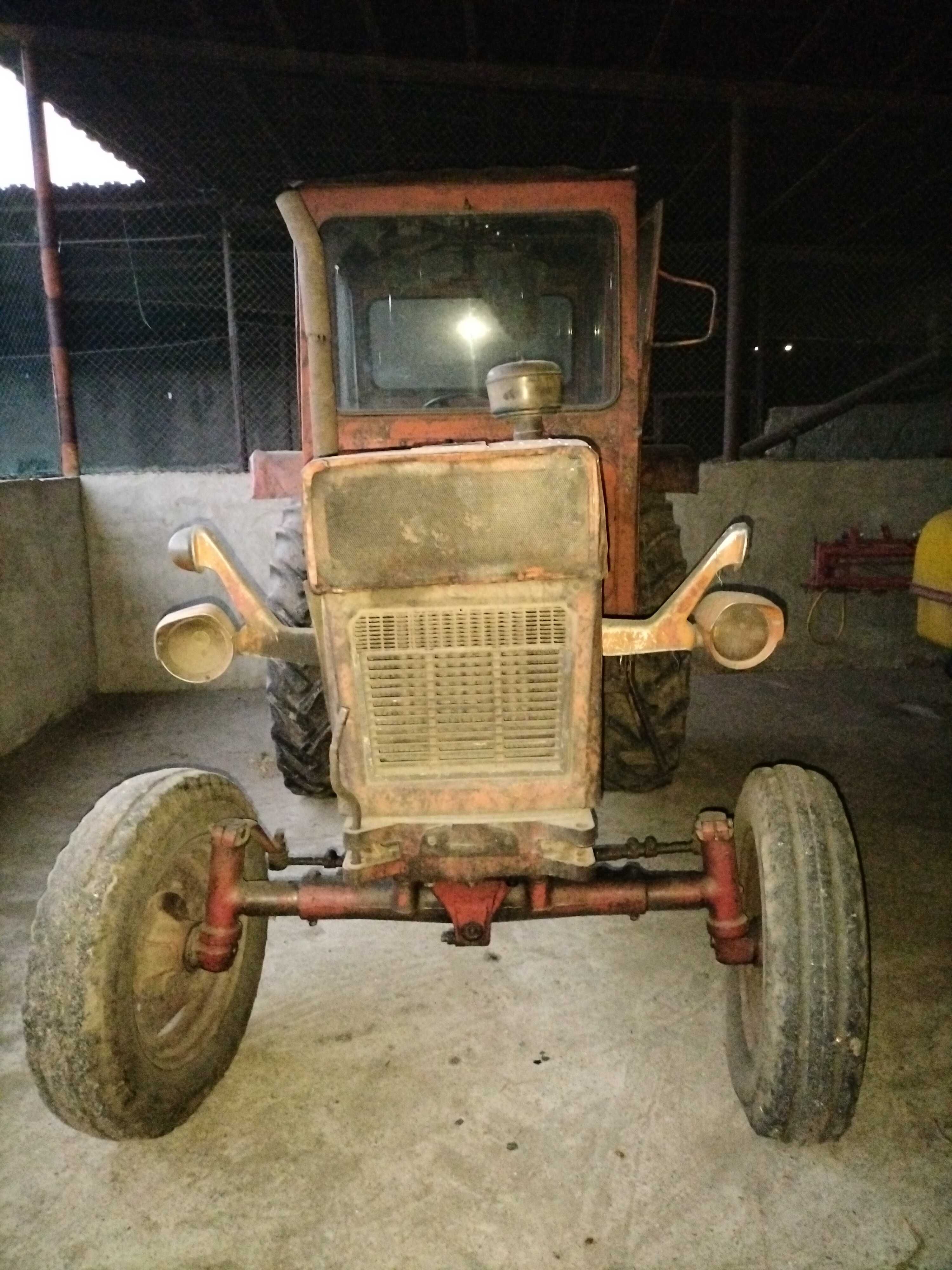 Tractor U650 în stare bună de funcționare