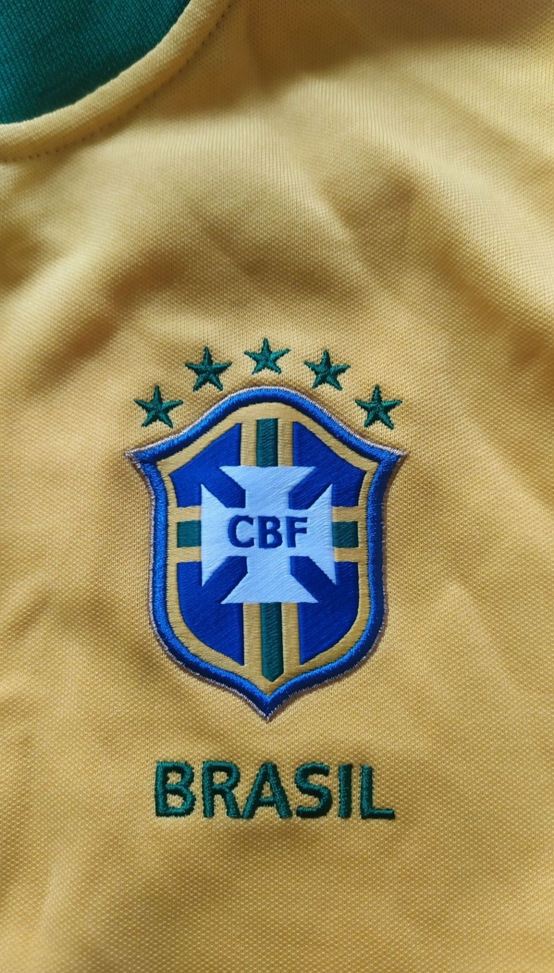 Продам тренировочную куртку сборной Бразилии