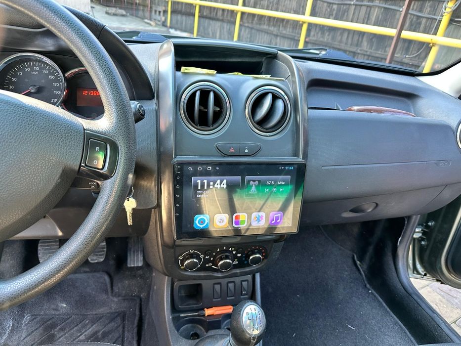 Dacia Duster 1.2 TCe 92 CP – 2014 – Euro 5 – Navigație / Senzori / AC