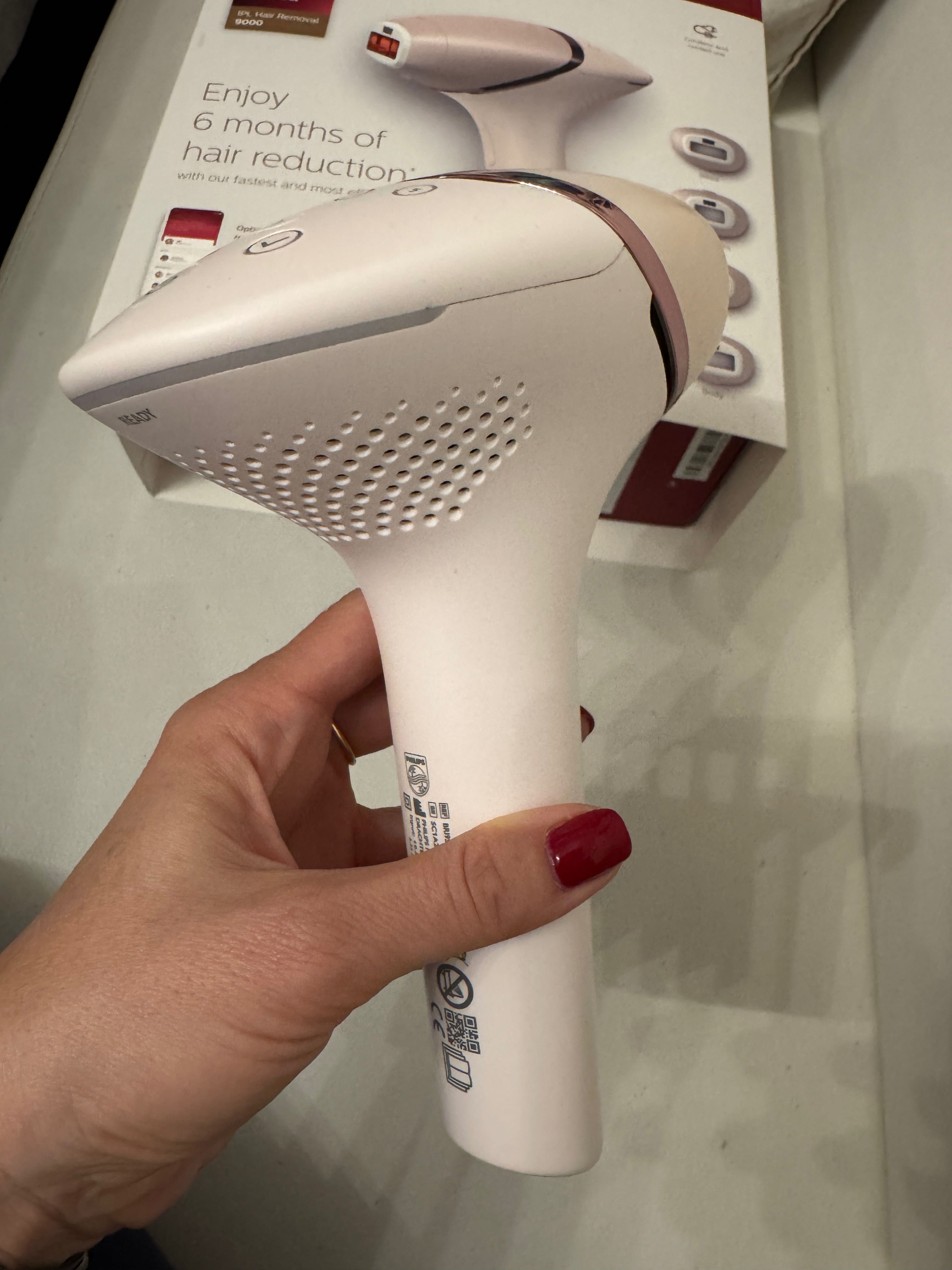 Фотоепилатор Philips Lumea