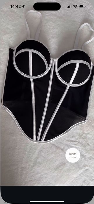 Corset. Negru. Calitate excelentă. Marimea S