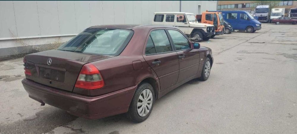 На части: MERCEDES C180 W202