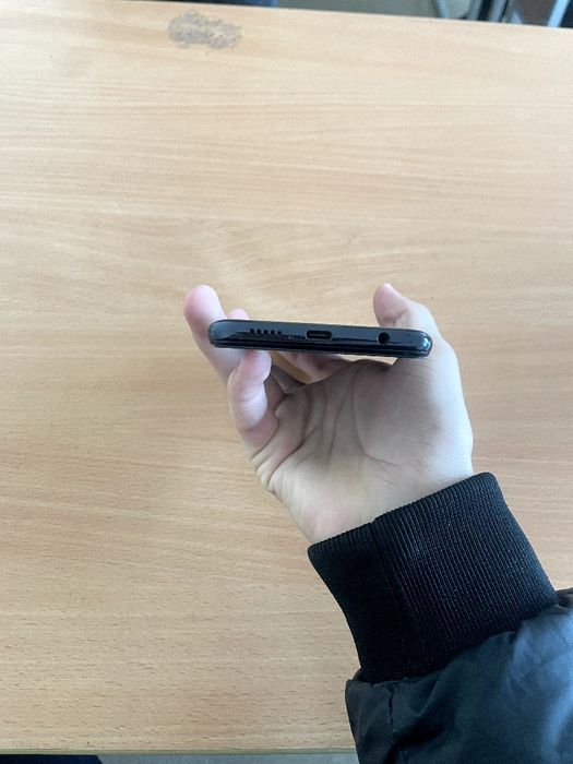 Poco x3 srochna sotiladi